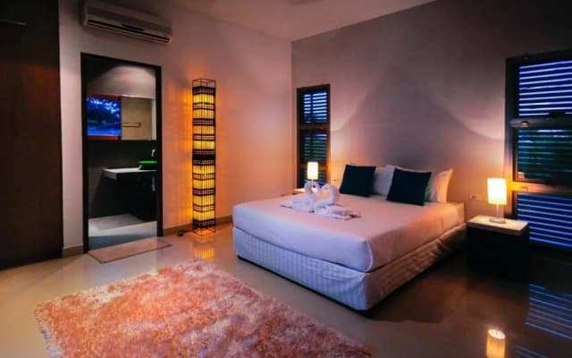 Nai Harn Beach Villa - photo 2