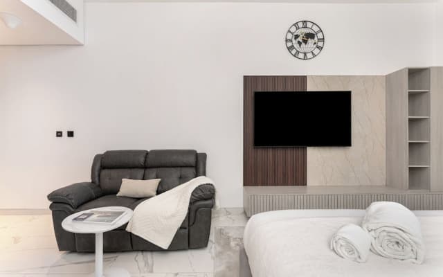 PVH - Royal Regency - Modern Studio - photo 2