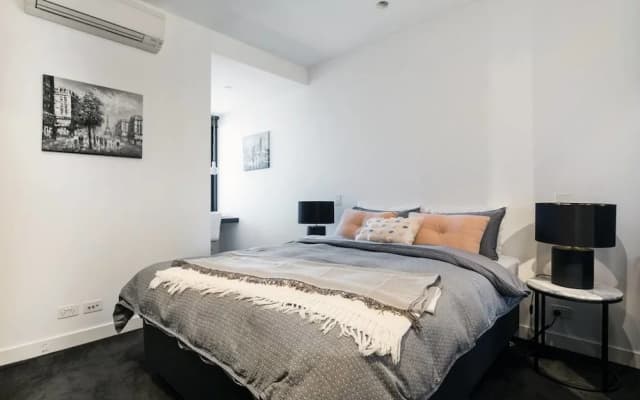 Xanadu Apartments - photo 2