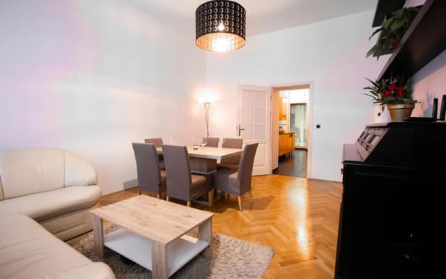 3-Bedroom Apartment in Central Vienna - photo 3