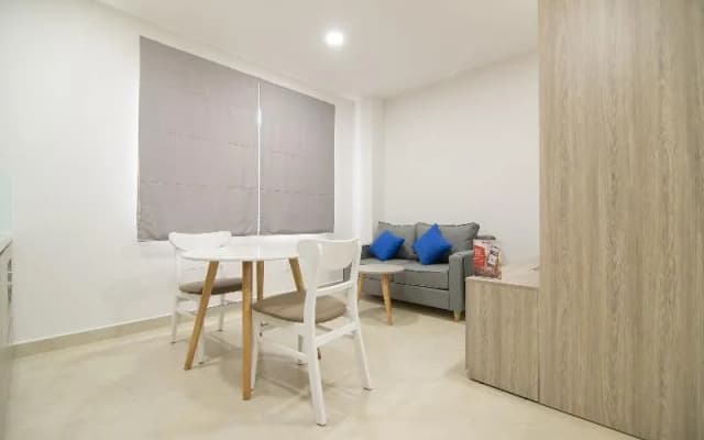 RedDoorz Premium near E-Town 3 - photo 5