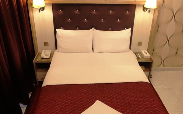 Sutchi Hotel - photo 3