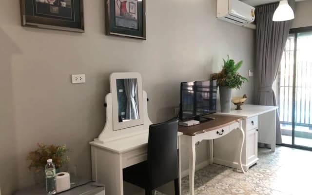 Marisa Residence - photo 2