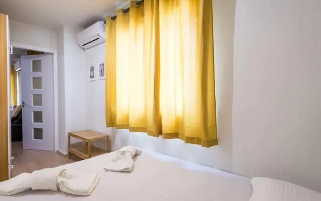 Downtown urban flat for 4 people in Plaka - photo 2