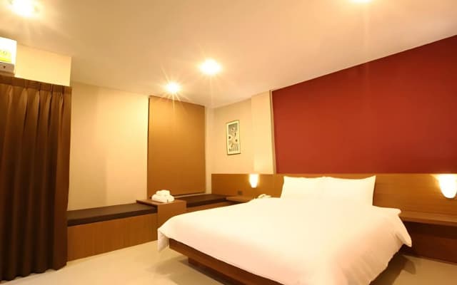 The Plubpla Serviced Apartment - photo 4