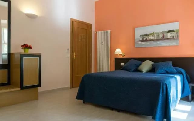 Poppy House - photo 3