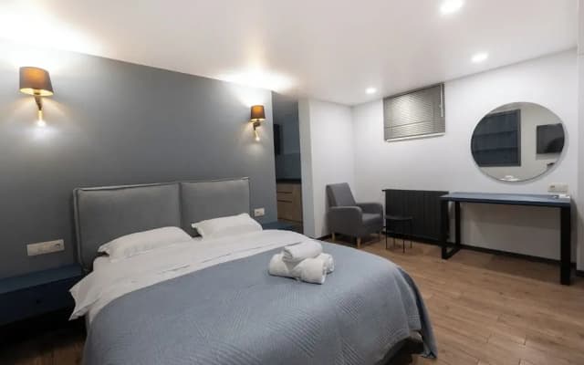 Stones Throw Apartments - photo 4
