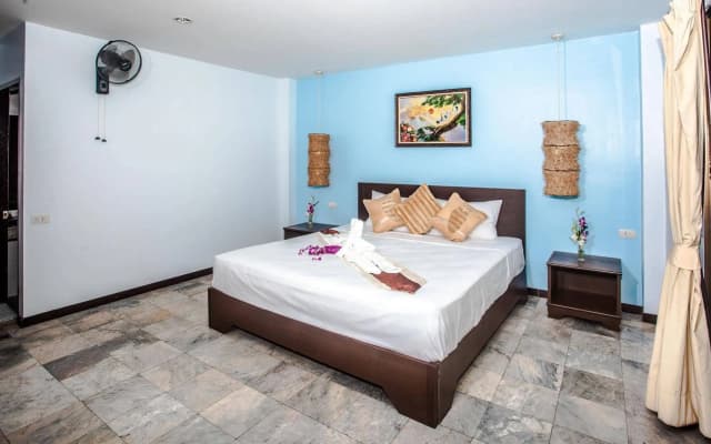 Nirvana Hotel Patong - photo 4