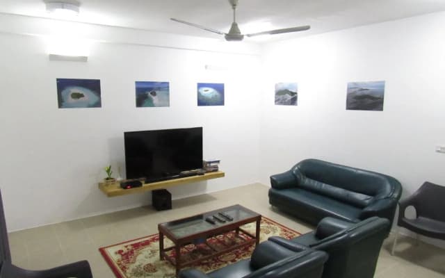 Small Island Lodge - photo 3