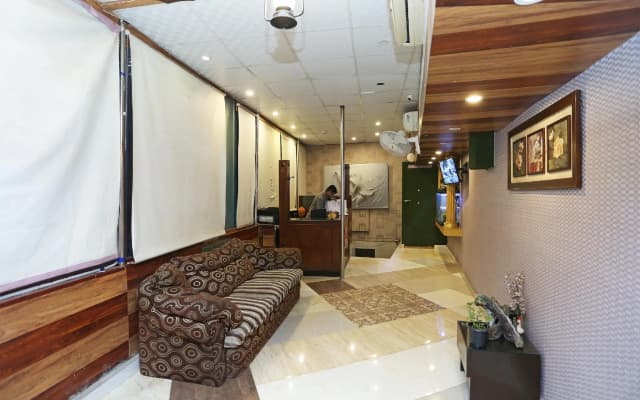 OYO Flagship 2407 Hotel Gera's M1 - photo 2