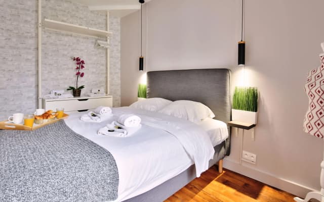 B 832 - Buttes Chaumont - Spacieux appartement - photo 5