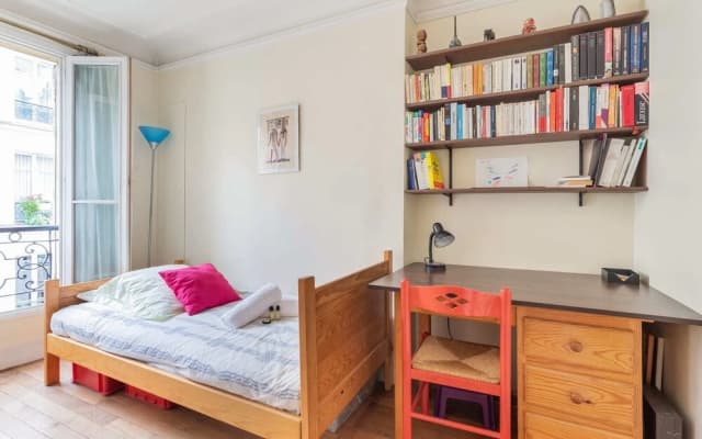 Charming Apartment in the 18th Arrondissement - photo 4