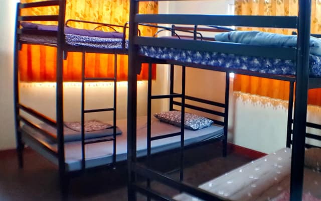 Bangkok Legend Guesthouse - photo 2