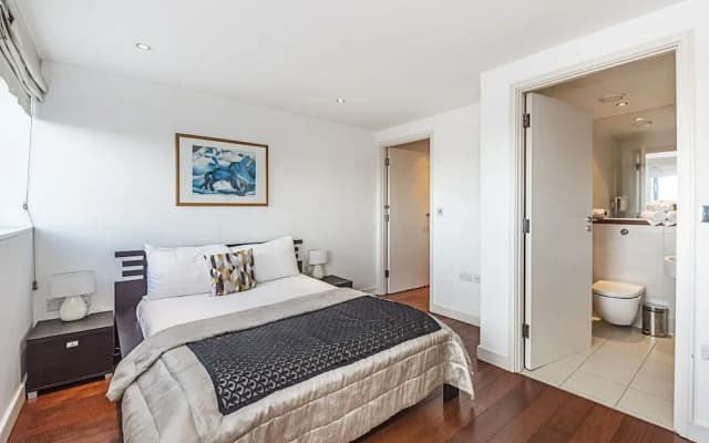 Splendid 3 Bedroom Apartment Kings Cross - photo 3