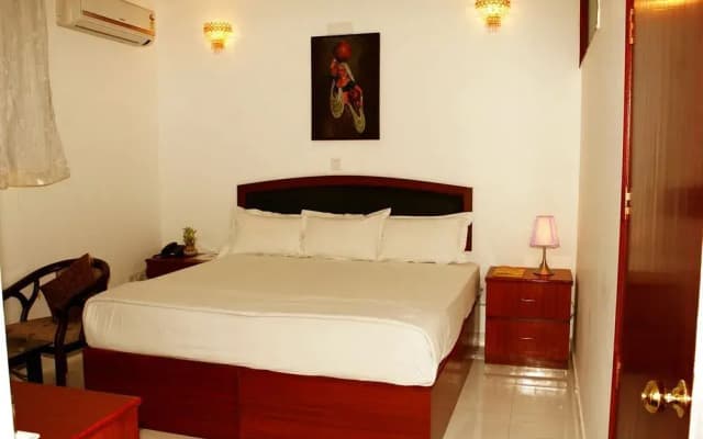 Hotel Malik Continental - photo 4