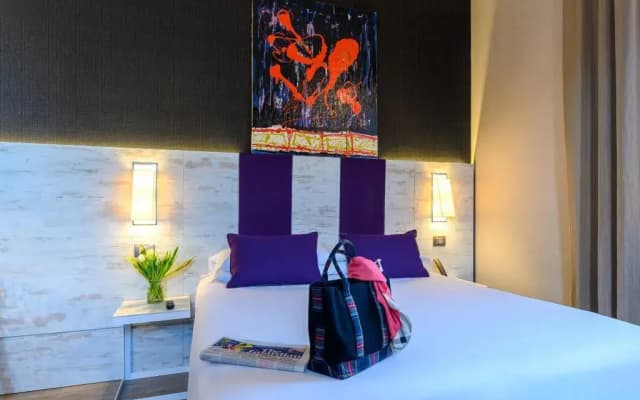 The Guardian Hotel - photo 3