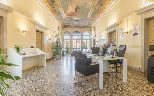 Apartments in San Marco with Canal View - photo 2