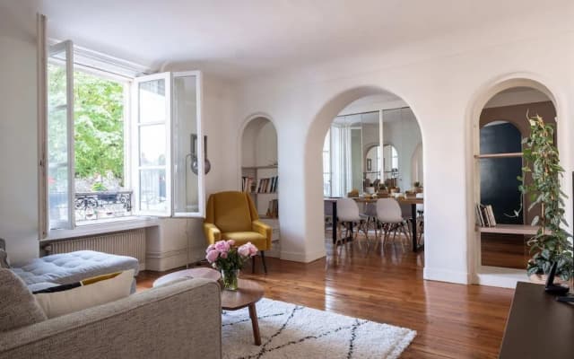 Classical-parisian Apartment on Canal Saint Martin - photo 5