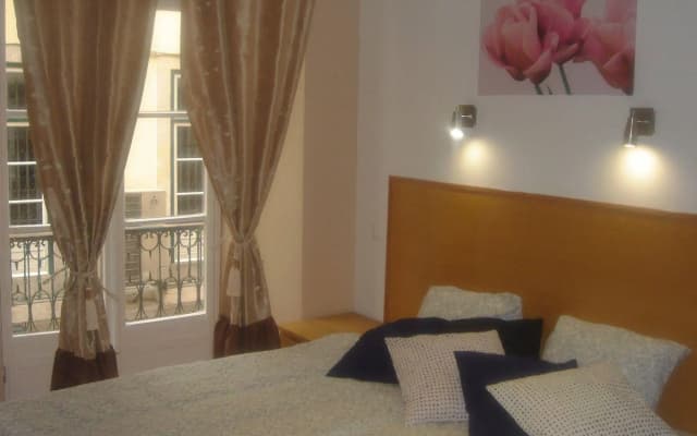 DownTown Guest House - photo 5