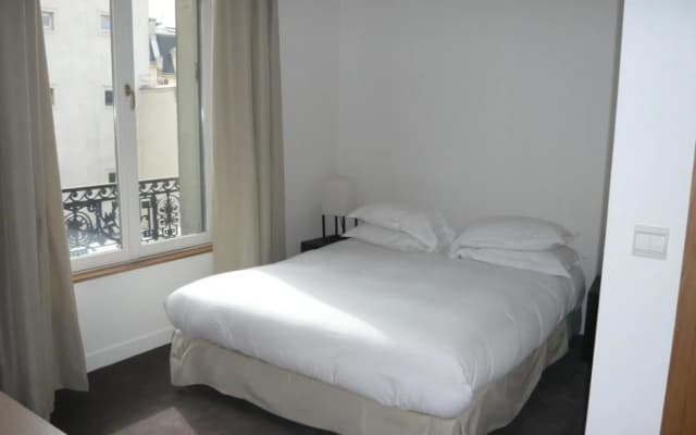 Bridgestreet Deluxe Residence Apartments - photo 5