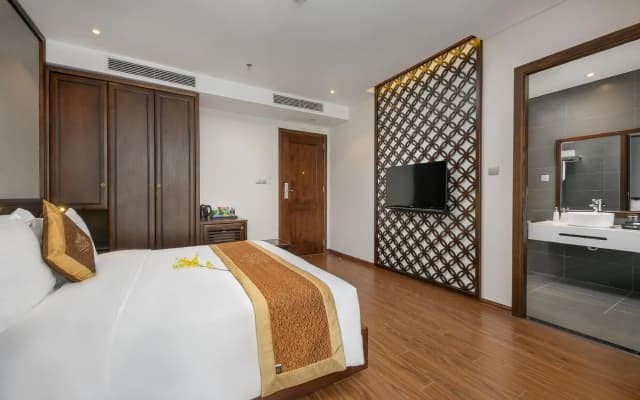 Cosmos Hotel Danang - photo 4