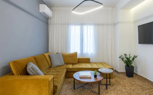 De Minimis - a Chic 3BR Downtown Apartment - photo 3