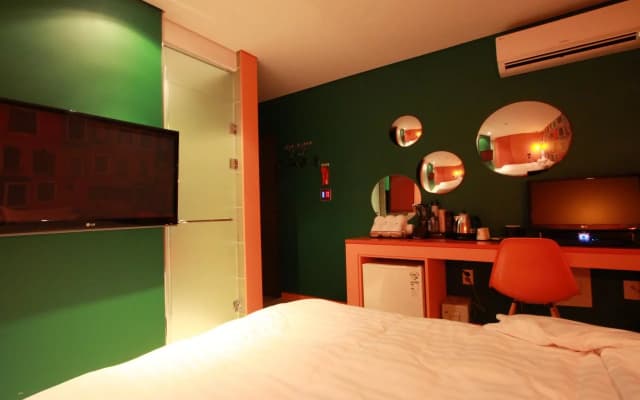Y Hotel - photo 2