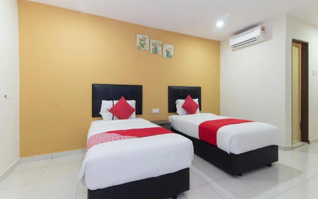 Central Hotel - photo 3