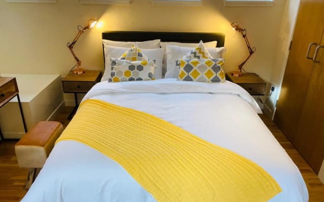 2 Bed 2 bath with Private Parking - photo 3