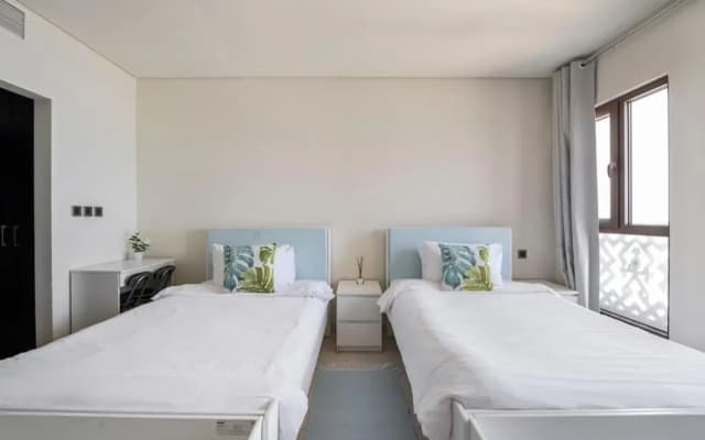 Balqis Residense Palm Jumeirah,Pool, Beach, Top floor, Full sea view, Restaurants - photo 2