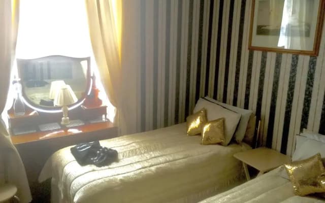 Marchhall Accommodation - photo 5