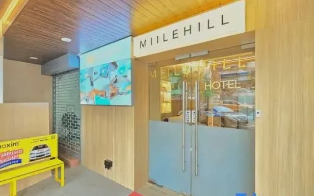 Miilehill Hotel By Maco at JB Town Center - photo 3