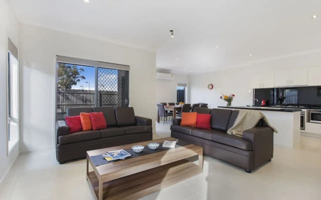 Bradford Place - Melbourne - photo 2