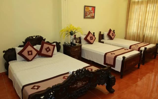 The Tourist Hotel - photo 3