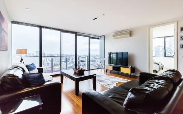 MORGAN, 2BDR Southbank Apartment - photo 2
