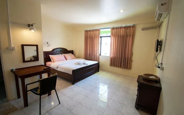 May and Mark's House - photo 2