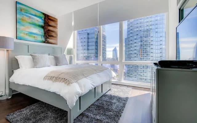 Global Luxury Suites at Sky - photo 2
