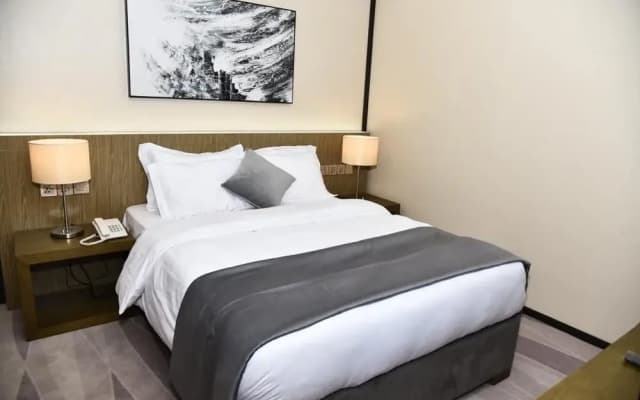The Airport Hotel - photo 2