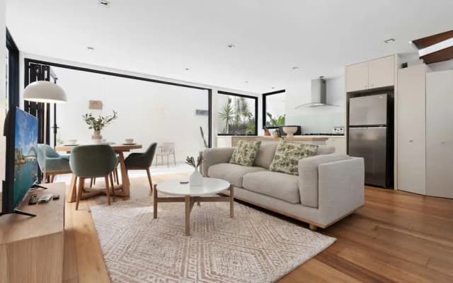 Relaxed Beachside Townhouse - photo 3