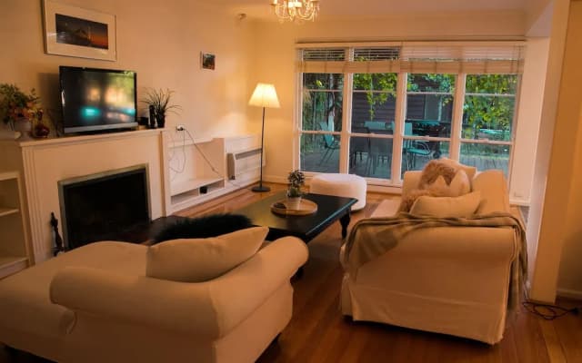 Inner Melbourne Luxury Holiday House - photo 3