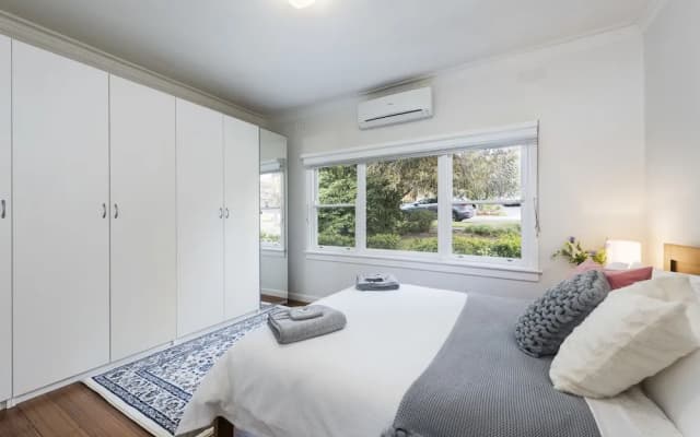 Hillside House - photo 3