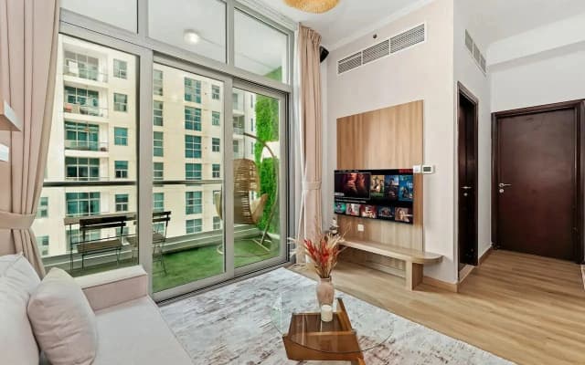 16th Floor Marina 1BR Sleeps 8 Near Beach Flat - photo 2