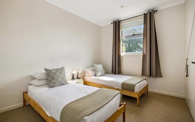 Stunning 2-bed Unit With BBQ Patio Near Dining - photo 5