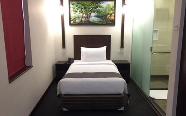 Hotel Nippon Colombo - photo 3