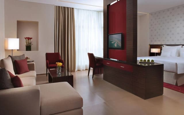 Cosmopolitan Hotel - photo 4