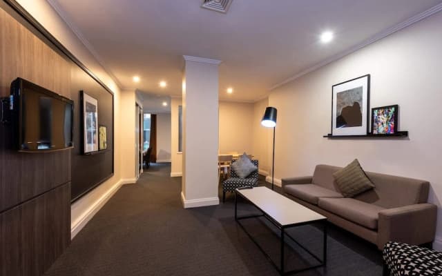 Chic 1-bedroom Apartment in Melbourne CBD - photo 5