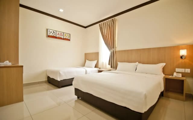 Hotel Setia - photo 3