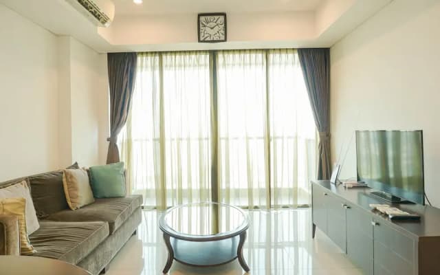 Homey with Private Lift 2BR Apartment at St. Moritz Puri near Mall - photo 5