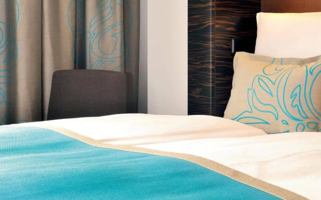Motel One Berlin-Ku'Damm - photo 4