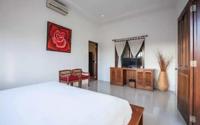 4 Bathroom Private Pool Villa near Seminyak Beach Bali - photo 5